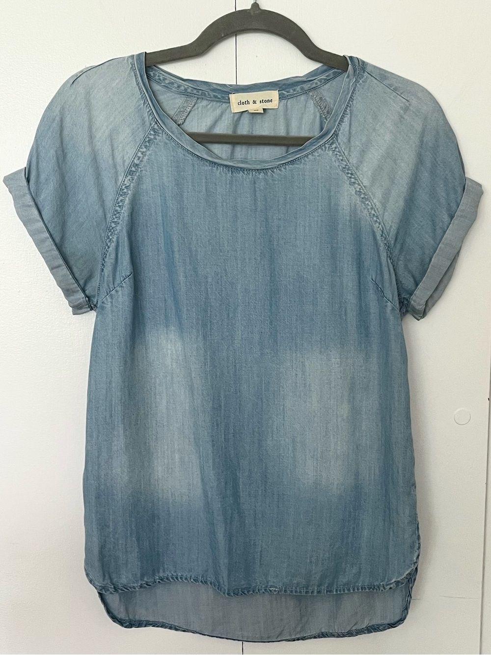 Anthropologie Cloth & Stone Short Sleeve Chambray Tee Size XS